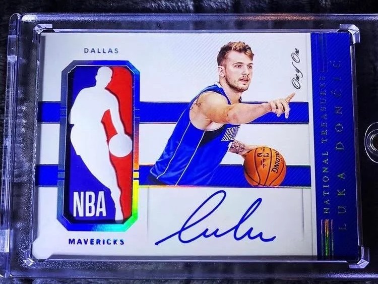 Luka Dončić Autograph Card
